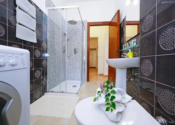 Charming Patio Trastevere Apartment